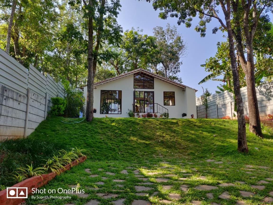 Aakriti Homestay Chikmagalūr Εξωτερικό φωτογραφία